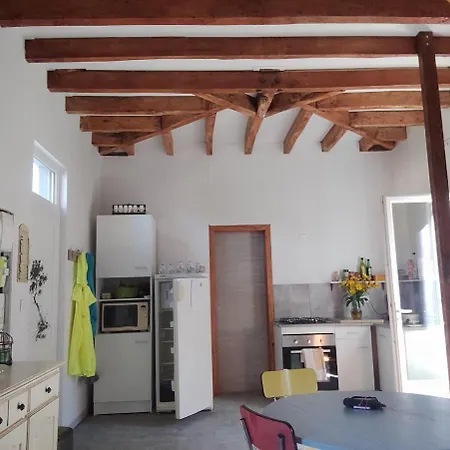 Petite Maison Atypique بيت للعطل *