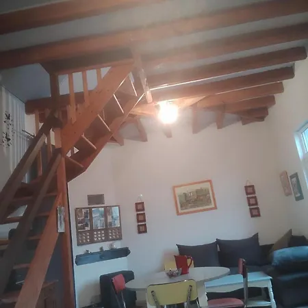 Petite Maison Atypique بيت للعطل *